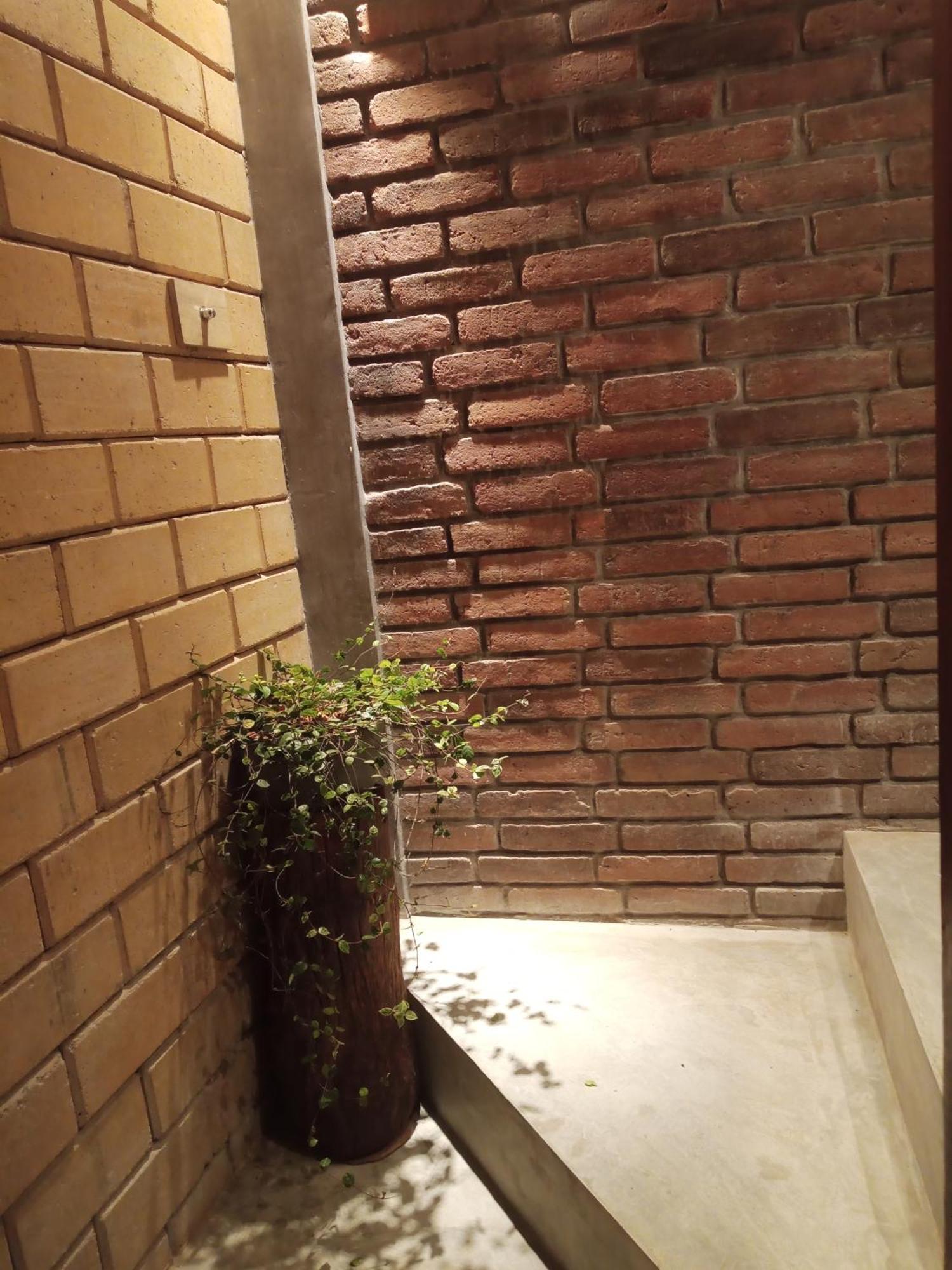Hotel The Brick Wonder Habaraduwa Central Zewnętrze zdjęcie